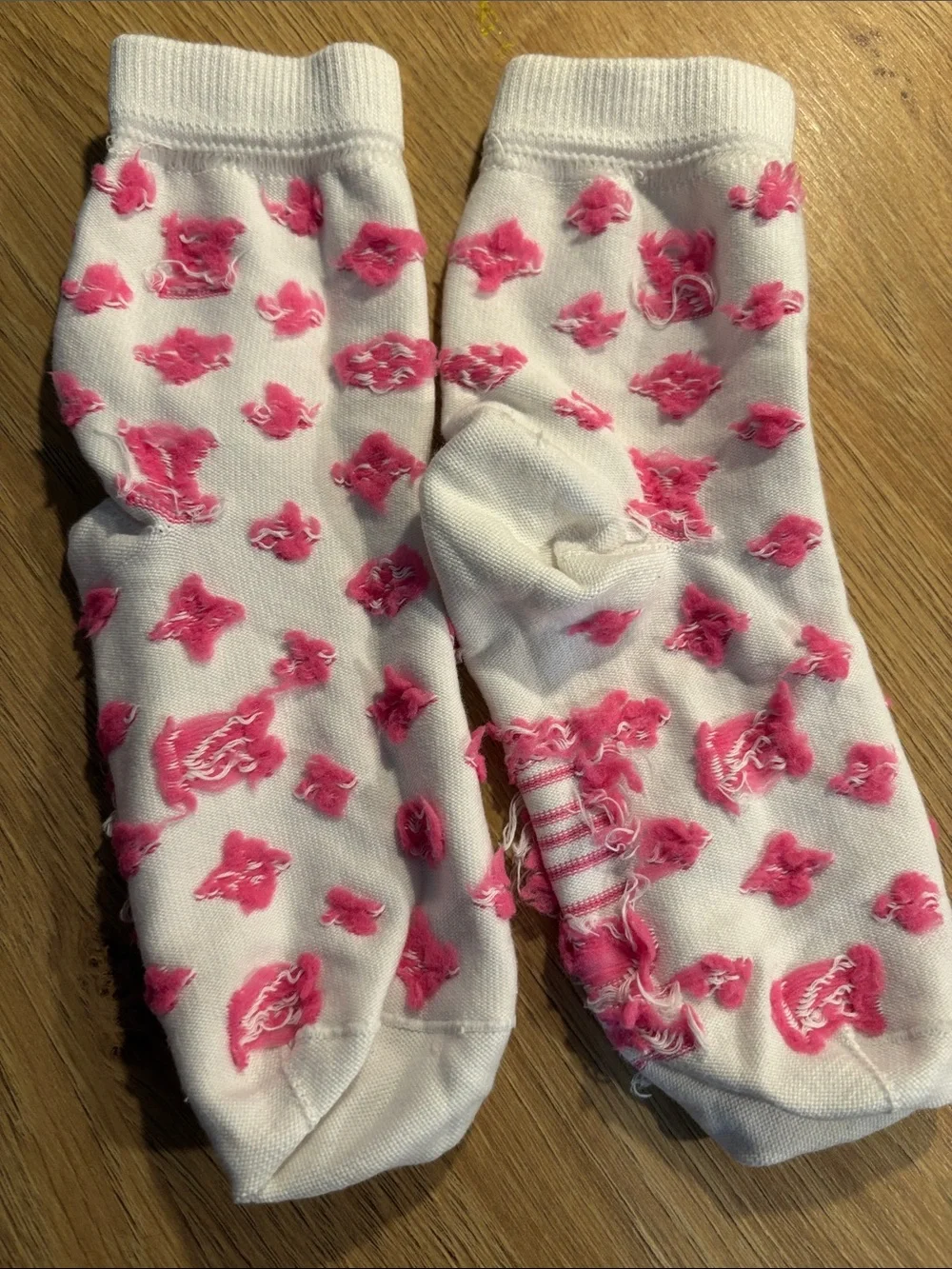 💯 authentic. Came with the LV sneakers. White and Pink Monogram
